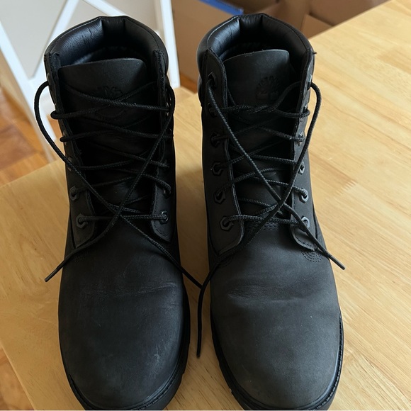 Black Timberlands - Picture 4 of 8